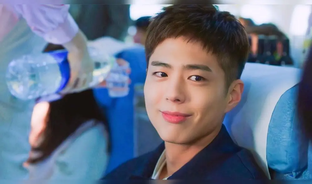 Desliza para ver más fotografías del actor de Record of youth, Park Bo Gum previo a cumplir su servicio militar. Créditos: tvN