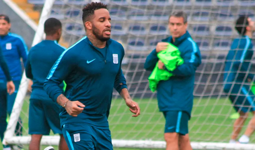 Jefferson Farfan aprobó trabajo de Pablo Bengoechea.