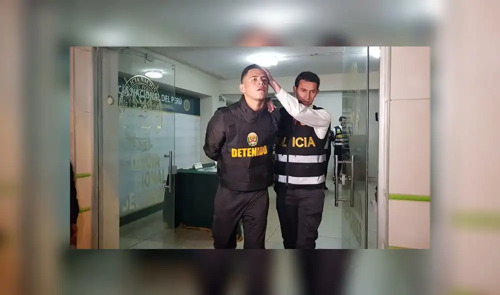 Delincuentes circulaban cerca al centro financiero de Fiori con actitud sospechosa y al negarse a identificarse, la PNP procedió a intervenirlos (Foto: Christian Moreno / Grupo La República) Delincuentes circulaban cerca al centro financiero de Fiori con actitud sospechosa y al negarse a identificarse, la PNP procedió a intervenirlos (Foto: Christian Moreno / Grupo La República)