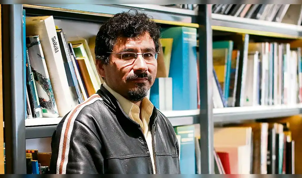 Profesor de Cusco crea set de televisión y cabina de radio en su aula Profesor de Cusco crea set de televisión y cabina de radio en su aula