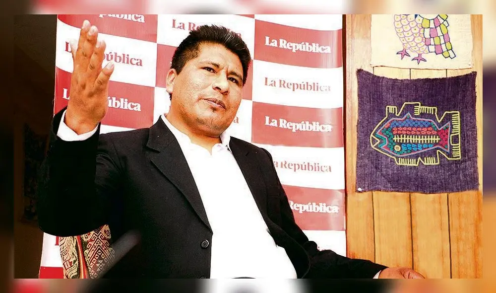 Se encomienda. Autoridad de Puno espera pisar otra vez la calle. En tanto, mañana los consejeros regionales decidirán si lo suspenden en el cargo 120 días. Se encomienda. Autoridad de Puno espera pisar otra vez la calle. En tanto, mañana los consejeros regionales decidirán si lo suspenden en el cargo 120 días.