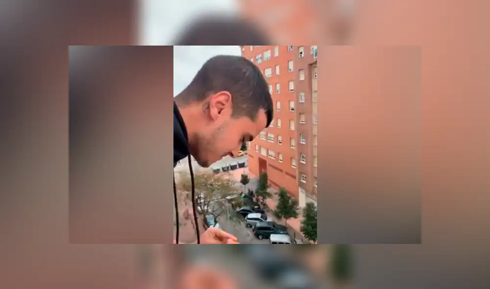 Desliza hacia la izquierda para ver el ocurrente juego de los españoles. Imágenes virales de Facebook.