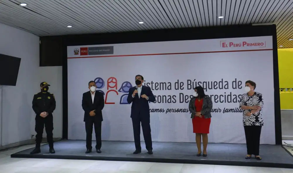 Martín Vizcarra estuvo junto a la ministra de la Mujer, Justicia, Interior y la Policía Nacional del Perú para la presentación del Sistema Nacional de Búsqueda. Foto: Flavio Matos / La República
