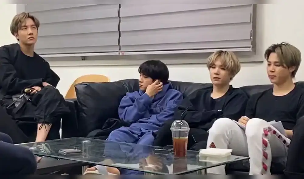 Desliza para ver más fotos de BTS. Desliza para ver más fotos de BTS.