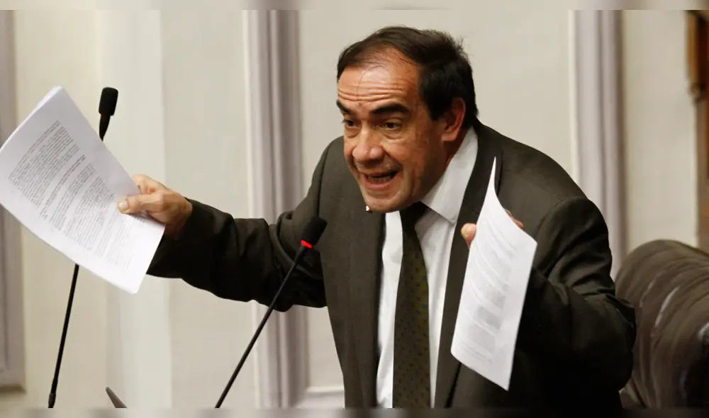 Yonhy Lescano: "Fuerza Popular se está cayendo a pedazos"