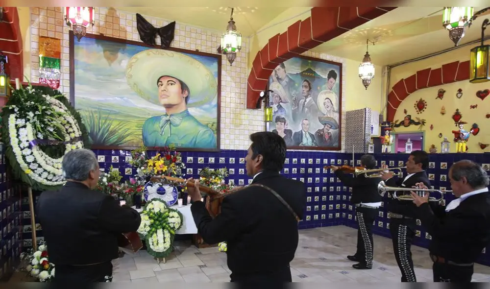 Foto de Juan Gabriel en ataúd desmentiría teoría de su resurrección [FOTOS]