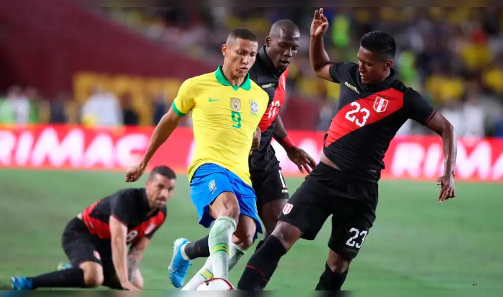 Pedro Aquino se pronuncia tras la foto donde aparece de recogebolas Pedro Aquino se pronuncia tras la foto donde aparece de recogebolas