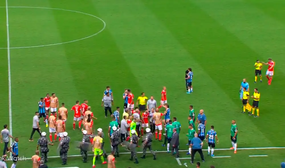 Jugadores del Internacional y Gremio protagonizaron batalla campal en la Copa Libertadores 2020. | Foto: Fox Sports Jugadores del Internacional y Gremio protagonizaron batalla campal en la Copa Libertadores 2020. | Foto: Fox Sports