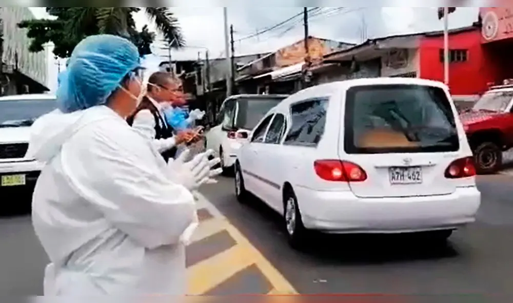Médicos rindieron homenaje a la memoria de sus colegas en calles de Iquitos. (Foto: captura) Médicos rindieron homenaje a la memoria de sus colegas en calles de Iquitos. (Foto: captura)