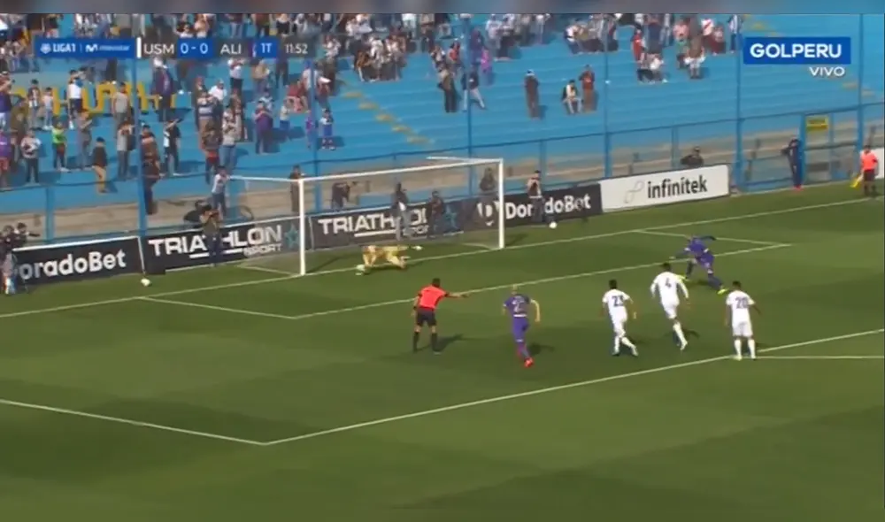 El disparo del delantero aliancista fue contenido por el portero Diego Penny. Foto: Captura de tv. El disparo del delantero aliancista fue contenido por el portero Diego Penny. Foto: Captura de tv.