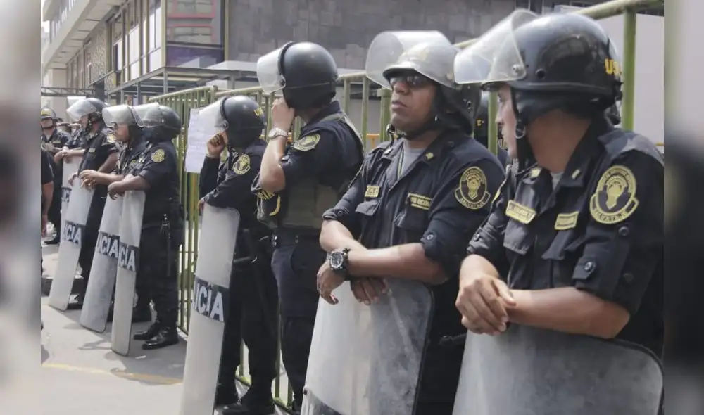 Mesa Redonda : nuevamente los comerciantes toman las calles de Lima. [FOTOS]