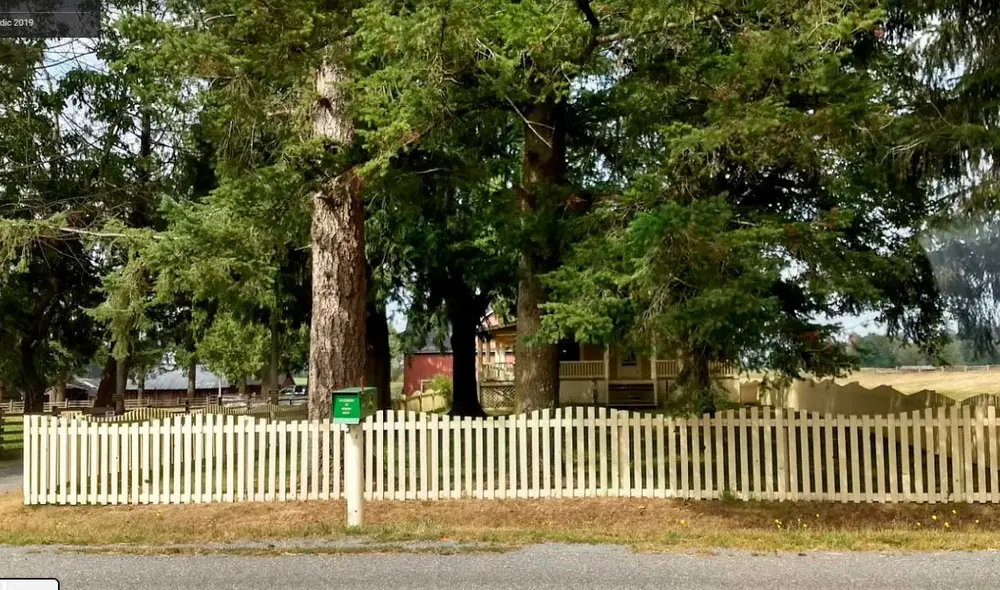 Desliza las imágenes para ver cómo luce la verdadera granja que aparece en la serie Smallville Foto: captura de Google Maps