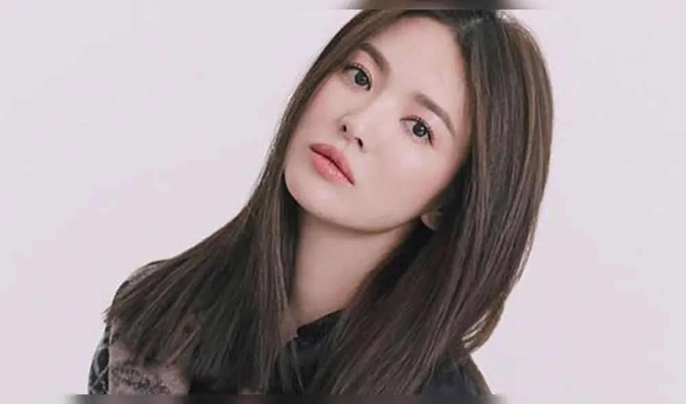 Song Hye Kyo es entrevistada en el clip La Donna che amiamo para Bottega Veneta. Song Hye Kyo es entrevistada en el clip La Donna che amiamo para Bottega Veneta.