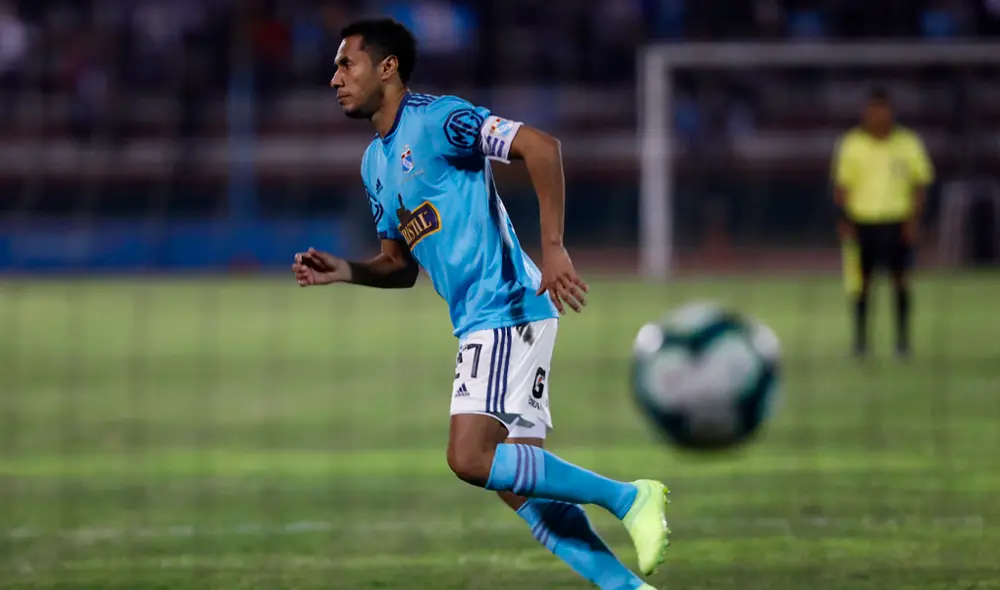 Carlos Lobatón fue comparado con Andrea Pirlo en la Copa Libertadores 2017. | Foto: GLR Carlos Lobatón fue comparado con Andrea Pirlo en la Copa Libertadores 2017. | Foto: GLR