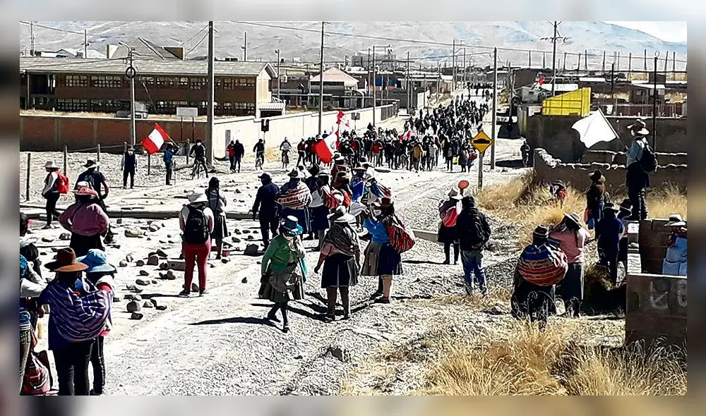 movilización pacífica. Pobladores marcharon por las calles de Yauri sin alterar el orden.