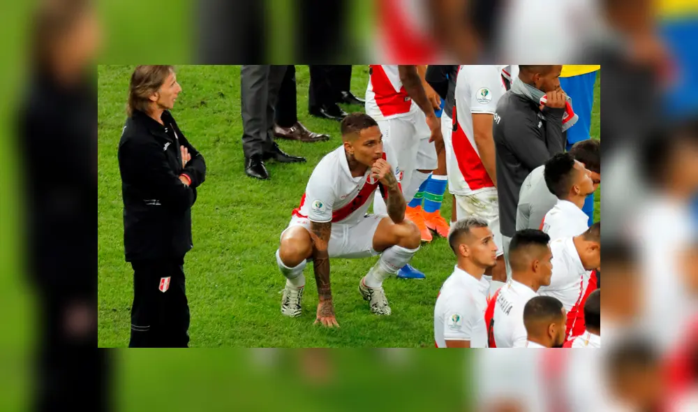 Copa América 2019: Paolo Guerrero es reanimado tras perder la final ante Brasil. Foto: EFE Copa América 2019: Paolo Guerrero es reanimado tras perder la final ante Brasil. Foto: EFE