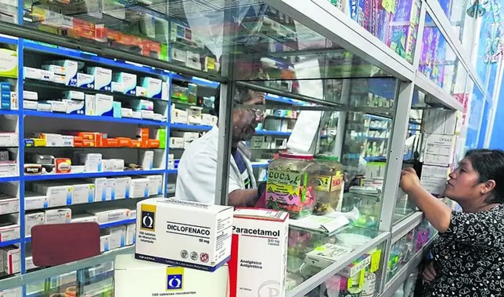 Hace dos semanas, el Ministerio de Producción determinó que las boticas podían atender después de las 21:00 h. (Foto: Internet)