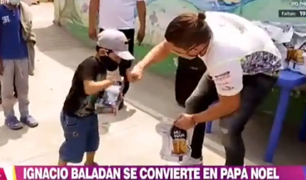 Ignacio Baladán colabora con niños de bajos recursos en El Agustino. Foto: captura de América TV Ignacio Baladán colabora con niños de bajos recursos en El Agustino. Foto: captura de América TV