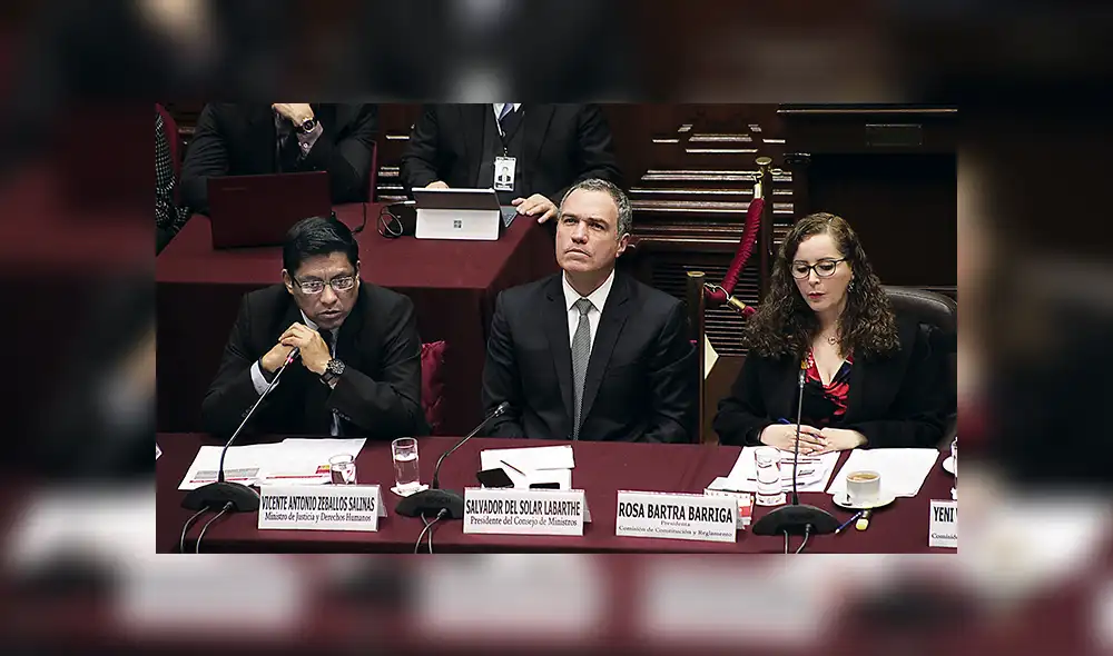 En constitución. Del Solar y Zeballos sustentaron ayer la propuesta del Ejecutivo de adelanto de elecciones. Fujimoristas y aliados cuestionaron el proyecto de ley y pretenden archivarlo. Foto: Aldair Mejía. En constitución. Del Solar y Zeballos sustentaron ayer la propuesta del Ejecutivo de adelanto de elecciones. Fujimoristas y aliados cuestionaron el proyecto de ley y pretenden archivarlo. Foto: Aldair Mejía.