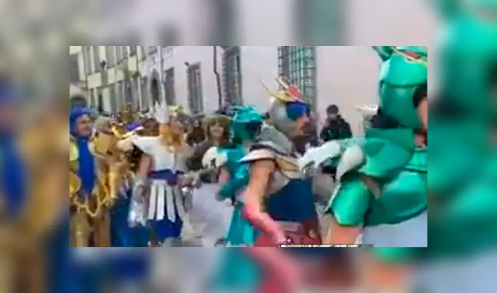 Desliza para ver los detalles de este desfile que se viralizó en Facebook. Foto: Captura. Desliza para ver los detalles de este desfile que se viralizó en Facebook. Foto: Captura.