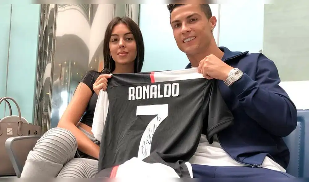 La pareja compartió una instantánea de su plan de domingo familiar