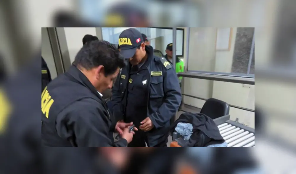 Cusco: detienen a policía que intentó ingresar un celular al penal de varones [FOTOS]