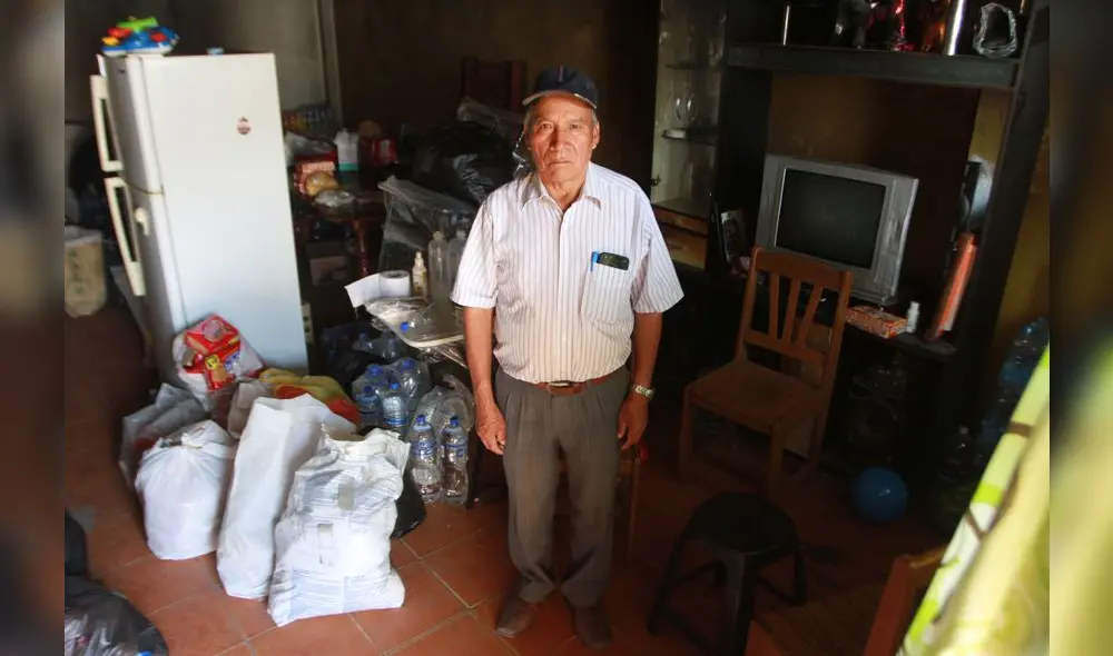 Walberto Pomatay (69), su casa quedó inhabitable. No puede cocinar los víveres que recibió en donación. Walberto Pomatay (69), su casa quedó inhabitable. No puede cocinar los víveres que recibió en donación.