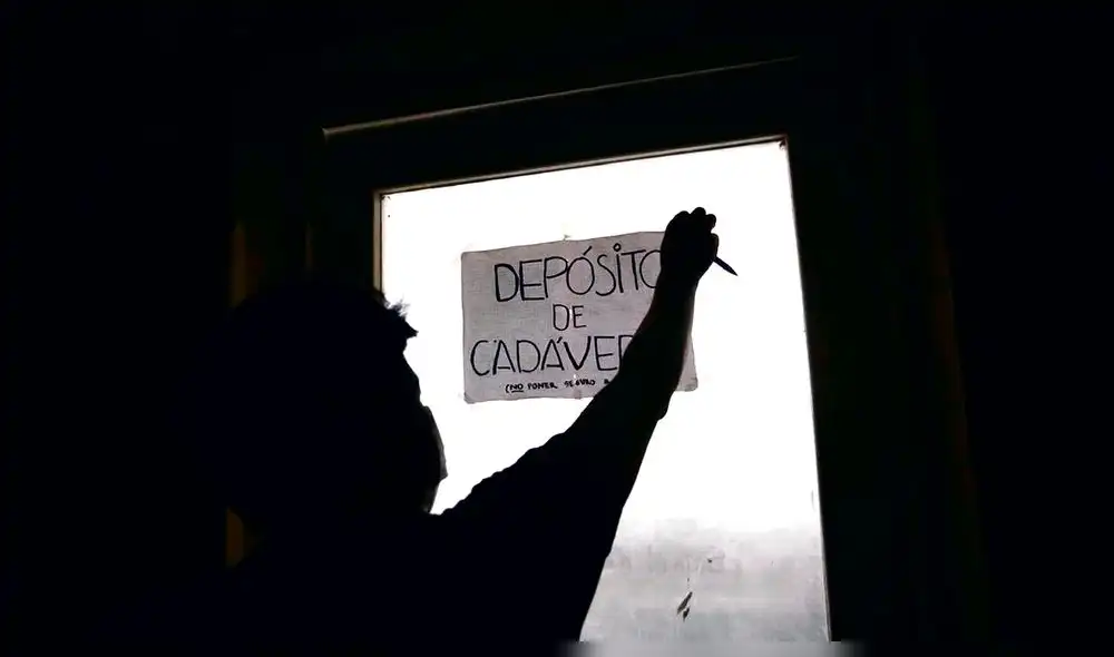 espera. En área de Anatomía Patológica del Honorio, yacen los cuerpos de fallecidos. Parientes no tienen dinero para entierro.