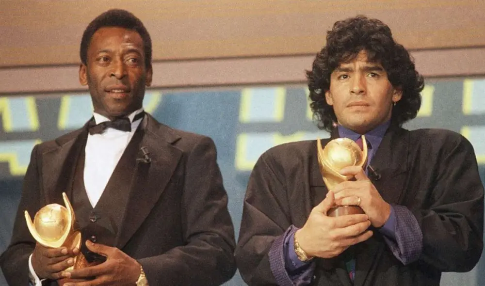 Maradona y Pelé compartiendo escenario varios años después. Foto: Agencias. Maradona y Pelé compartiendo escenario varios años después. Foto: Agencias.