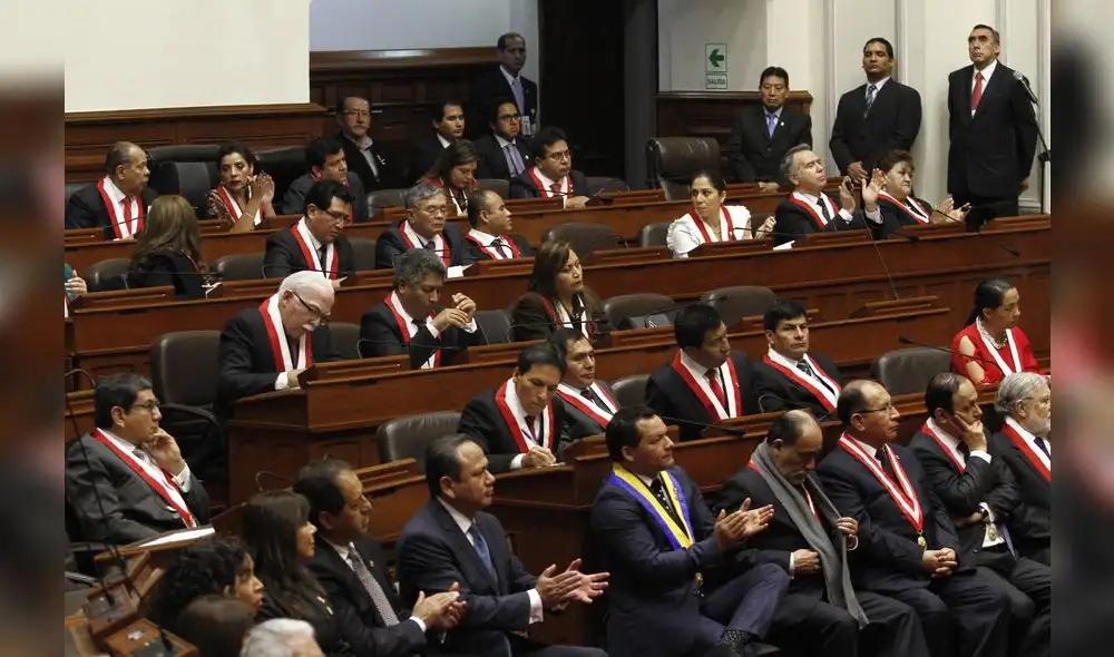 Pueblo decidirá si respalda o no reelección congresal 