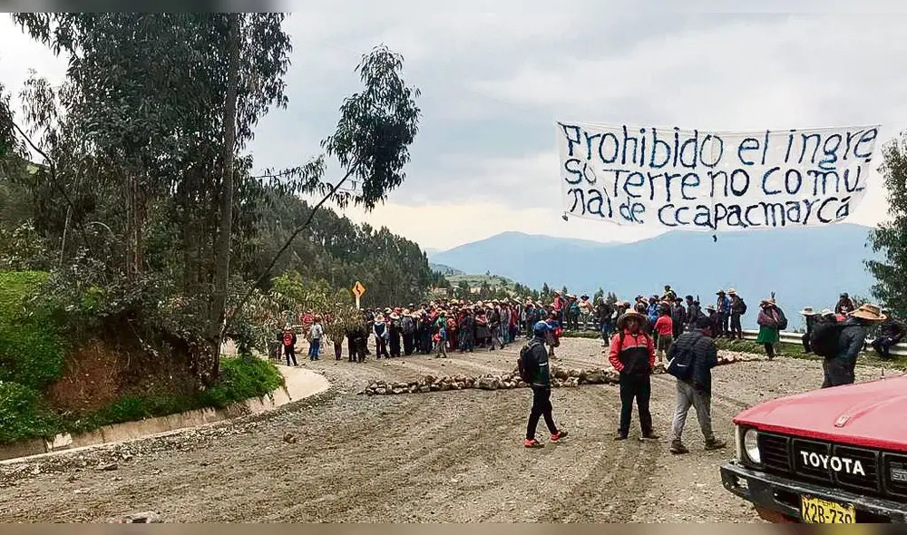 BLOQUEO. Comuneros cerraron corredor vial en tres zonas.
