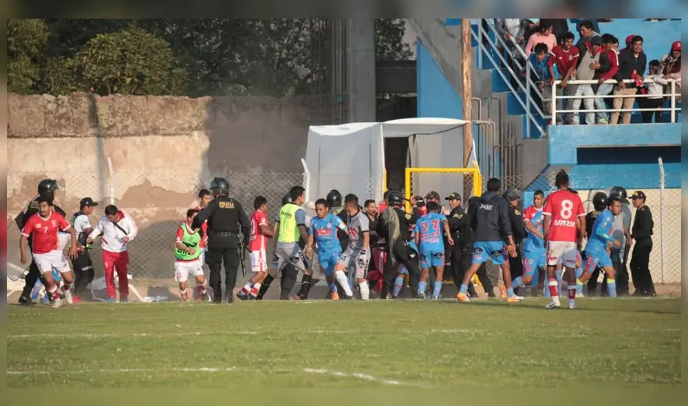Cusco. Deportistas de Yawar's iniciaron pelea a ras de cancha mientras enfrentaban a Deportivo Garcilaso por la Copa Perú.