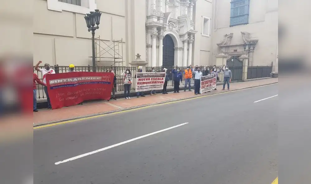 Trabajadores ONPE y Reniec exigen traspaso de CAS a régimen 728 y nueva escala salarial Trabajadores ONPE y Reniec exigen traspaso de CAS a régimen 728 y nueva escala salarial