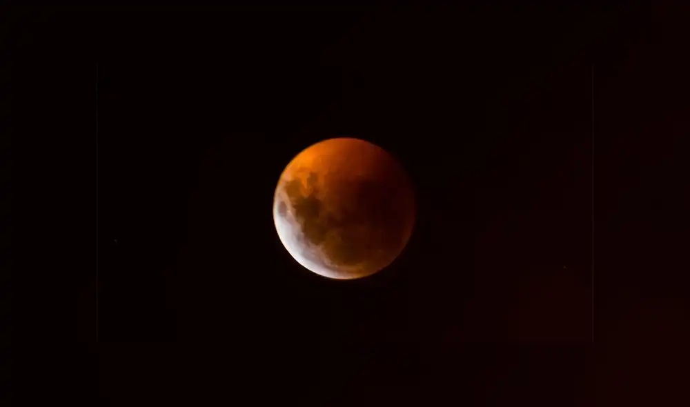 Algunas de las mejores imágenes de la superluna de sangre tomadas por usuarios en Perú