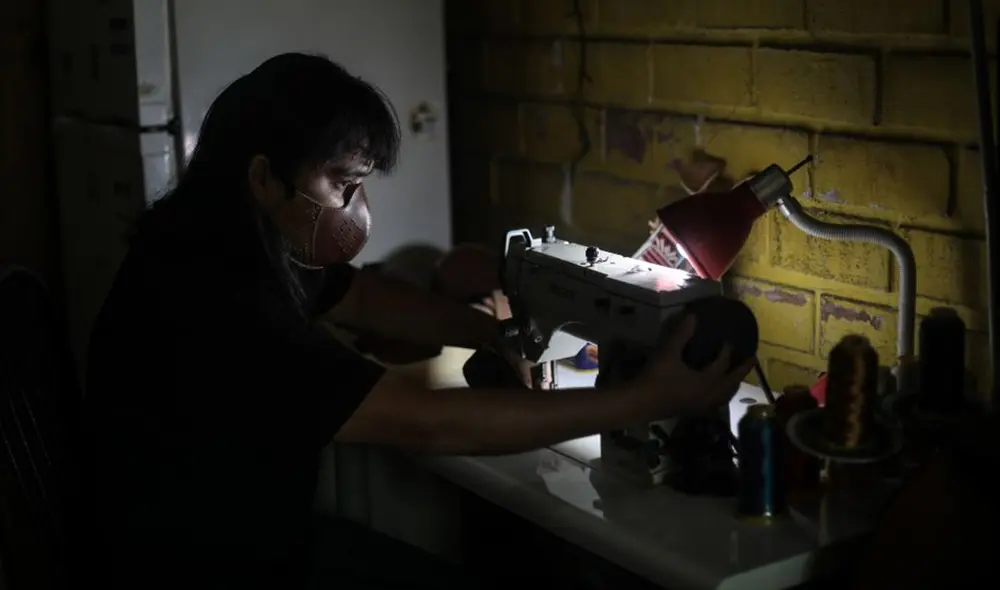 Las microempresas sufrieron las pérdidas de trabajo. También en el sector servicios donde las más afectadas fueron las mujeres y los que estudiaron hasta la secundaria. Foto: Aldair Mejía