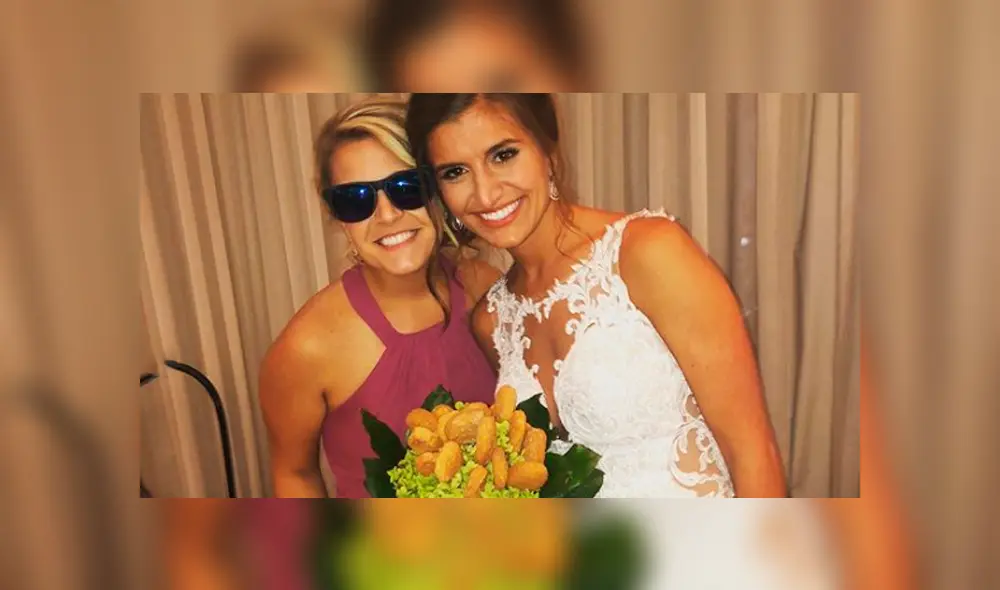 Facebook viral: dama de honor le regala ‘ramo de nuggets’ a novia y ella hace lo más insólito durante su boda. Foto: Jenna Spertz