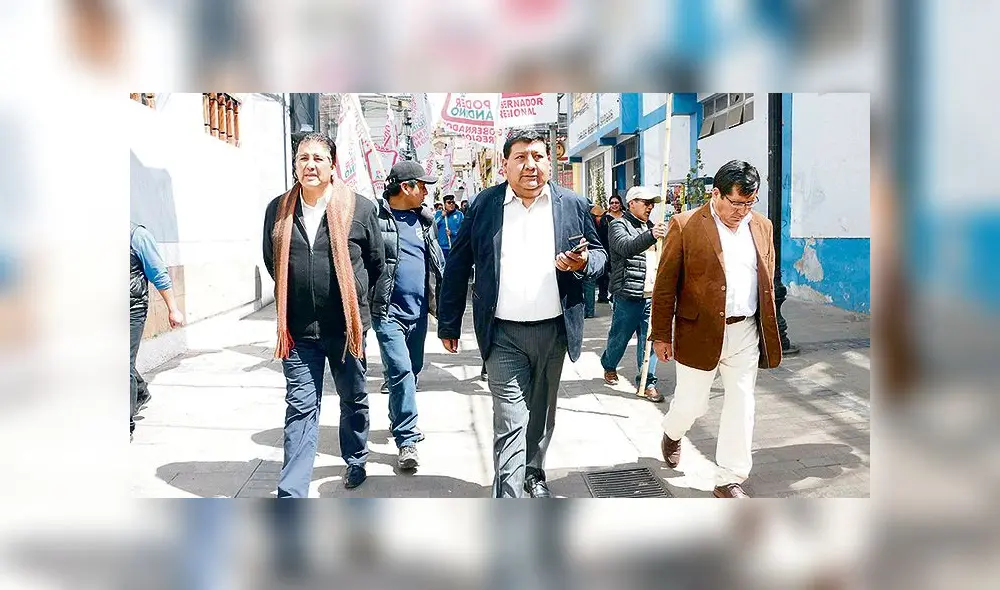 Etnocaceristas en Puno rechazan postulación de Alexander Flores al Congreso Etnocaceristas en Puno rechazan postulación de Alexander Flores al Congreso