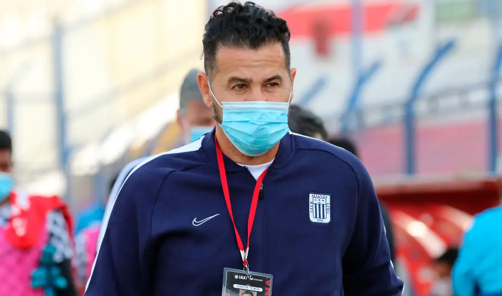Daniel Ahmed asumió la dirección técnica de Alianza Lima tras la salida de Mario Salas. Foto: Prensa FPF