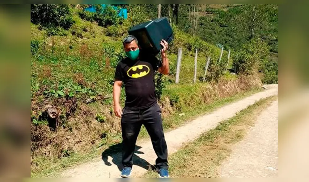 Docente reparte televisores a sus alumnos en Chachapoyas.