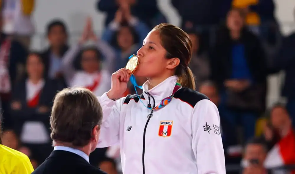 Alexandra Grande repartió ceviche a deportistas participantes en Juegos Panamericanos Lima 2019 tras ganar la medalla de oro.