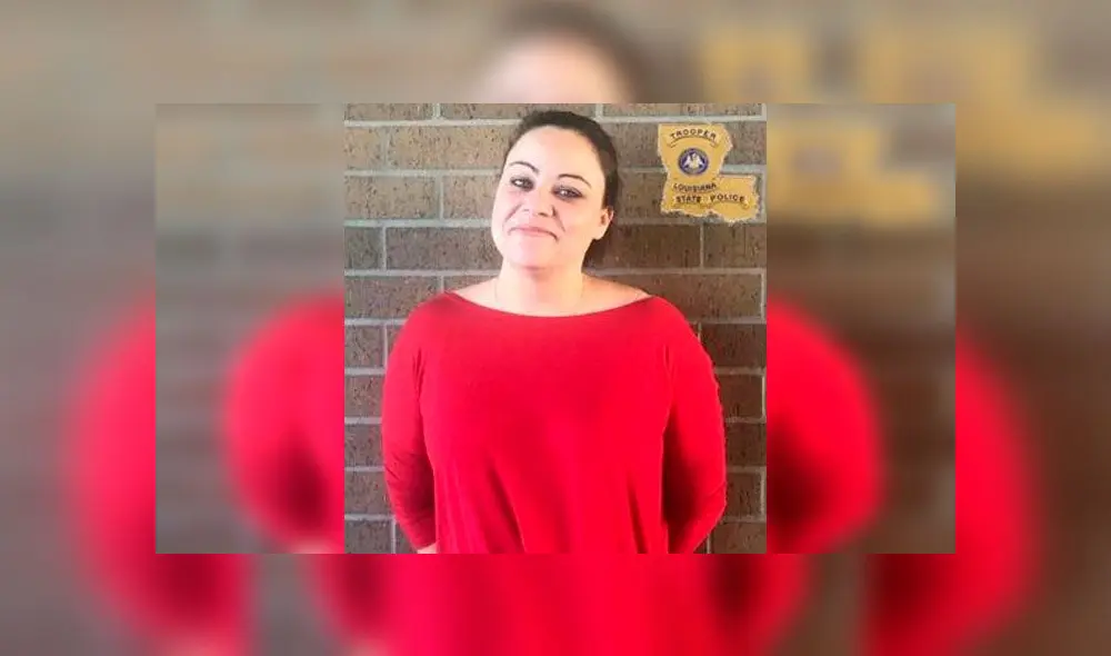 Arrestan a pareja por montar una patineta en medio de una avenida [VIDEO]