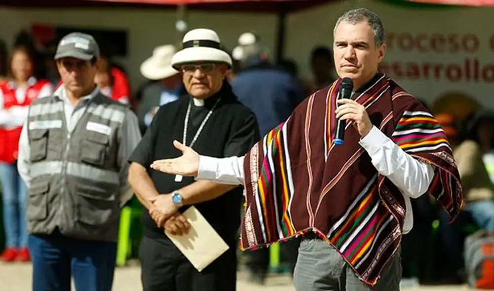 salvador-del-solar salvador-del-solar