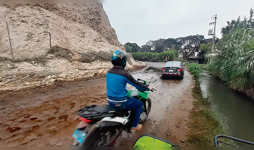 Vía de la discordia. La trocha carrozable que lleva a las huacas de Moche está en zona intangible y no se puede usar maquinaria pesada en el lugar.