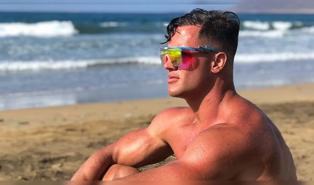Fabio Agostini es blanco de críticas por ponerse la bandera peruana en parte íntima