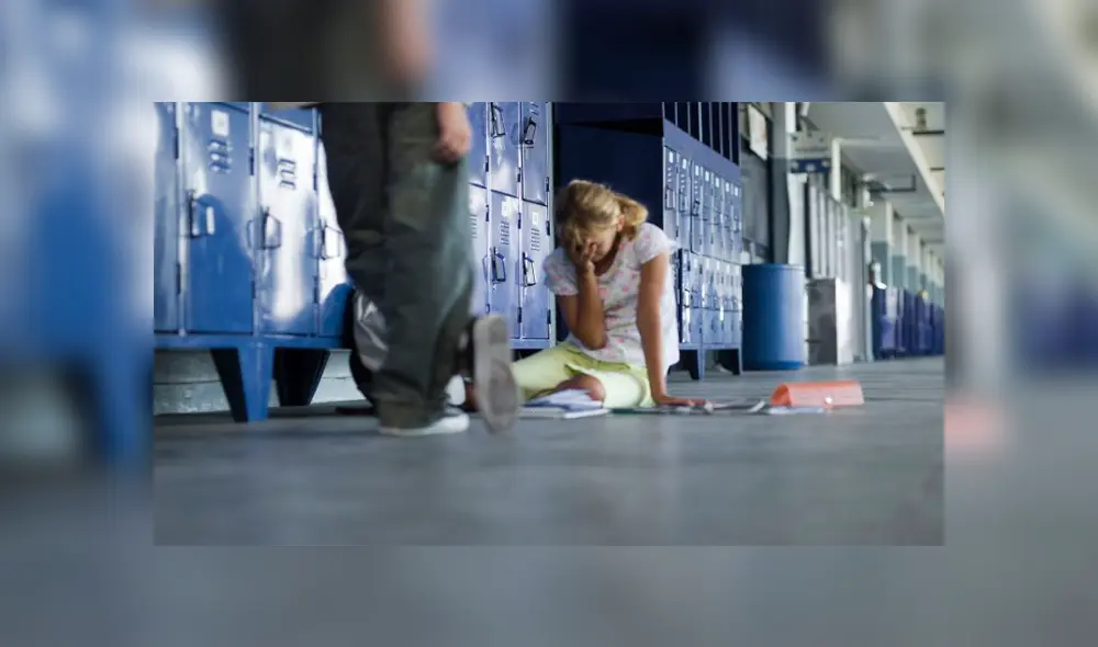 Exalumnas de exclusivo internado demandan a docente de squash por abuso sexual