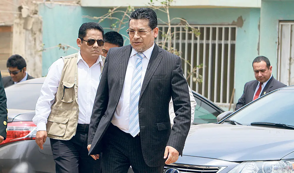 Represalia. Rubén Vargas señaló en su carta de dimisión que sectores opuestos al pase al retiro de oficiales vinculados a la corrupción y a la represión conspiraron en su contra. Represalia. Rubén Vargas señaló en su carta de dimisión que sectores opuestos al pase al retiro de oficiales vinculados a la corrupción y a la represión conspiraron en su contra.