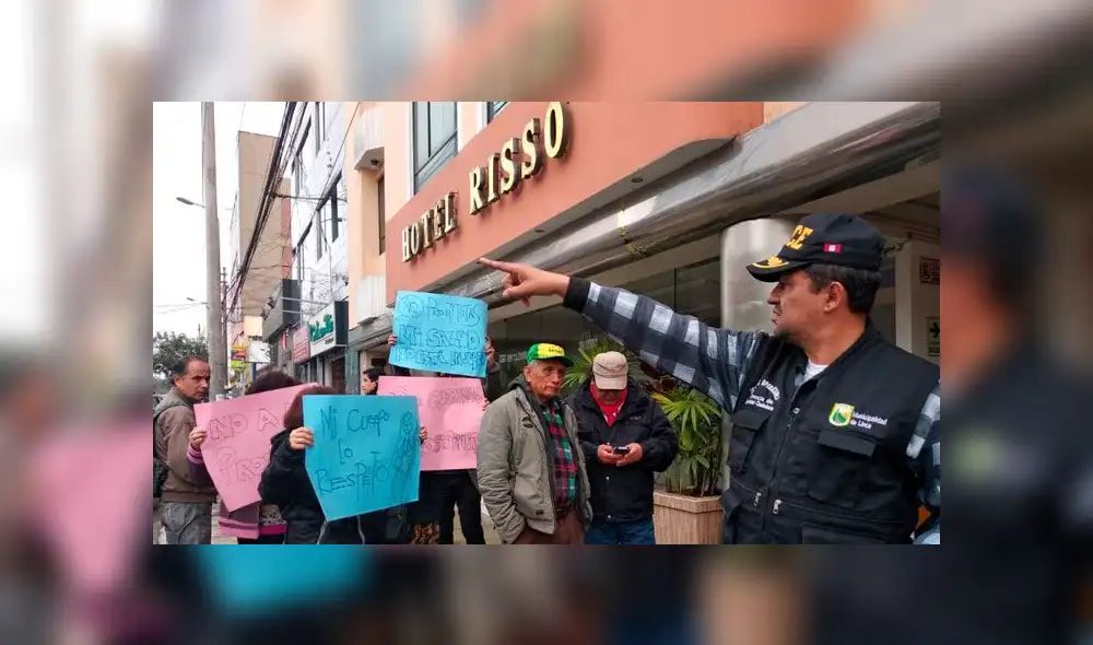 Vecinos de Lince protestaron en el lugar donde ciudadana venezolana fue baleada. Créditos: La República. Vecinos de Lince protestaron en el lugar donde ciudadana venezolana fue baleada. Créditos: La República.