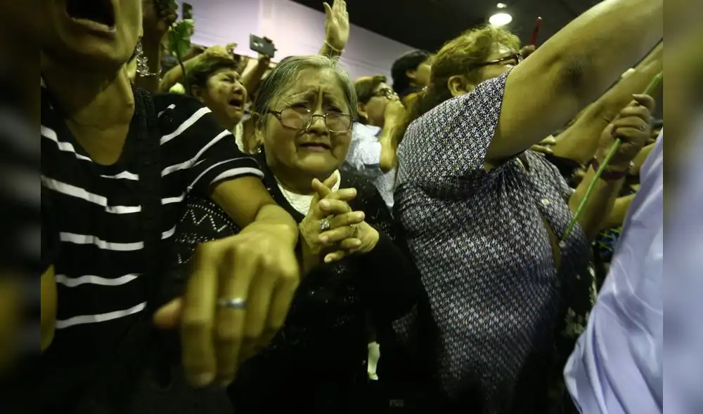 Alan Garcia llegó a la Casa del Pueblo para ser velado [FOTOS]