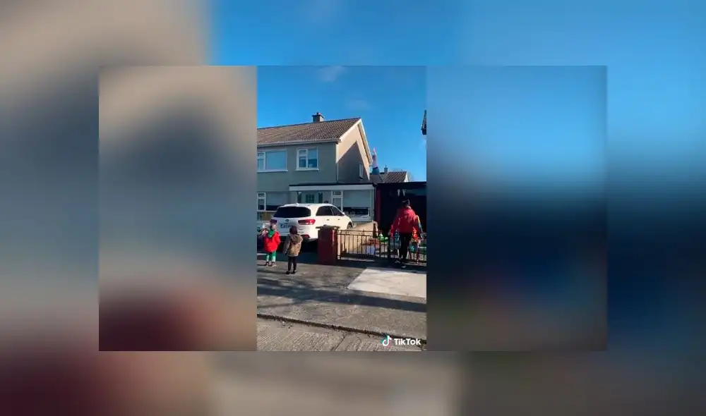 Desliza las imágenes para ver la peculiar escena que protagonizó este joven vestido como Freddie Mercury. Foto: Claire Conlan/TikTok