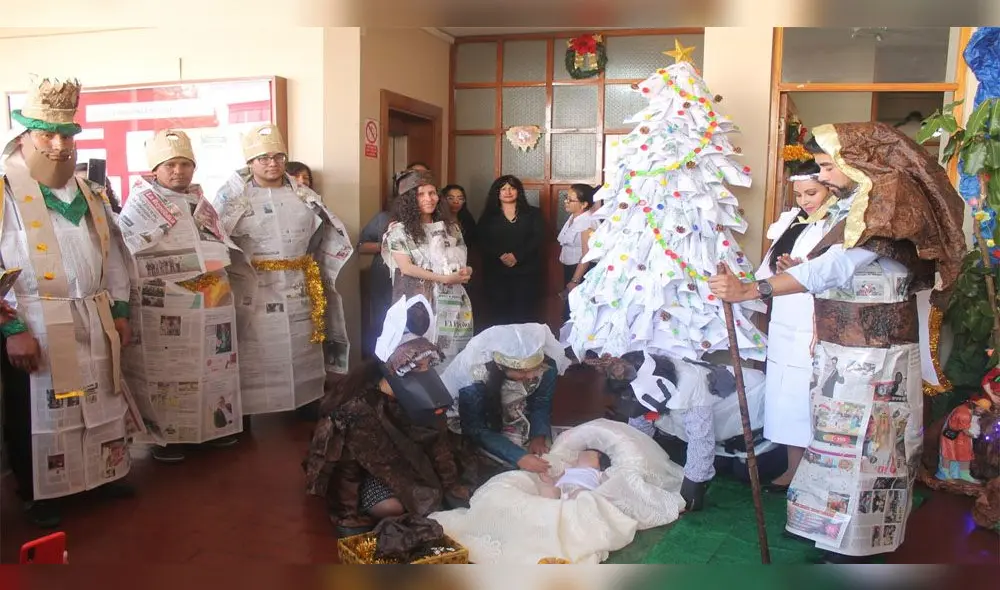 Escenifican nacimiento de Jesús con disfraces hechos de material reciclado. Escenifican nacimiento de Jesús con disfraces hechos de material reciclado.